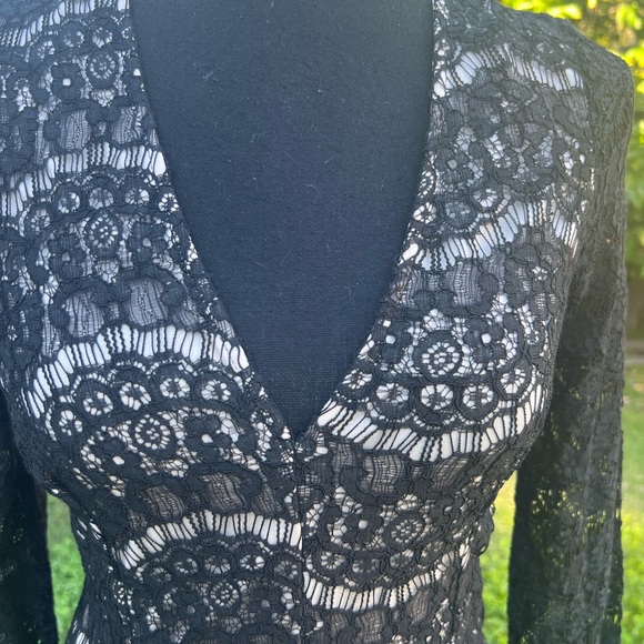 Lemieux lace romper short size small - Picture 7 of 7